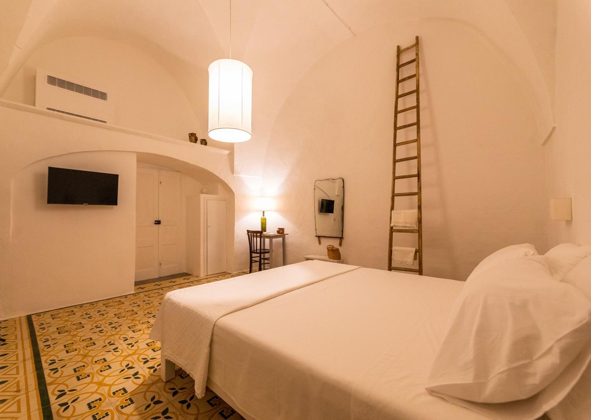 Casa Marta Holiday Home - "Exclusive Typical Salento House In Historic Center" Tricase Exterior photo